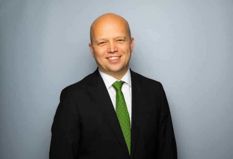 Det skal ikke straffe seg å bli syk, Vedum!